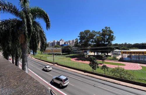 Ap completo com ar e garagem coberta próximo ao metrô - Foto 40