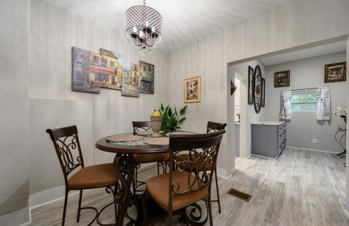 Promise Land Manor Historic home lake access, near parks and venues - Foto 19