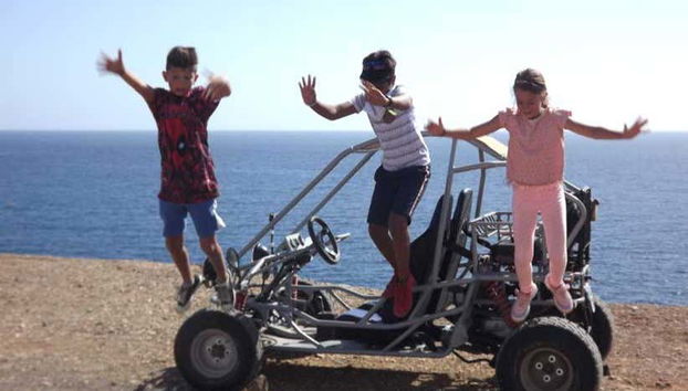 Children over 4 years old can ride the buggy as passengers