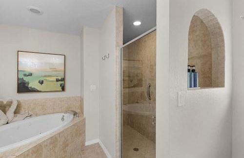 Sunny 4BR with Screened in Pool and Lanai - Foto 29