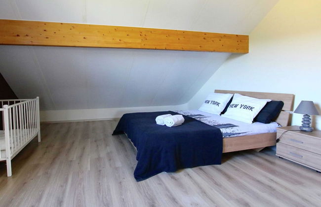 Classy Holiday Home in Martilly with Hot Tub - Photo 2