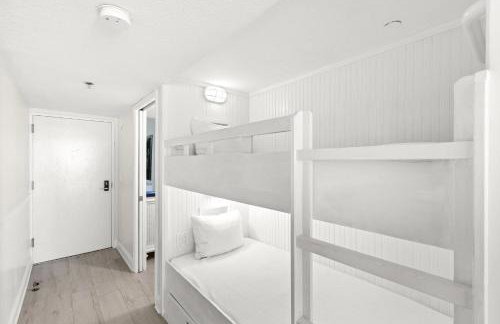 SunDestin Resort Unit 0403 - Photo 2
