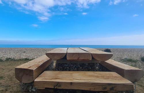 Wow I'm living on the beach. Luxury 4 bed sleeps 8 - Photo 28