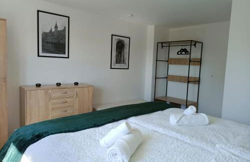 D-Quadrat FeWo "Doni" für Familien, Geschäftsreisende und Urlauber, mit 3 Zimmern, Tageslichtbad, Südbalkon und Kingsize-Betten, für bis max 6 Erwachsene und 2 Kleinkinder - Foto 17