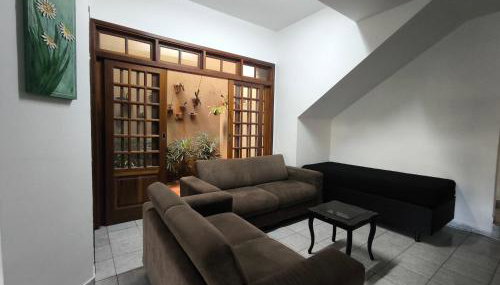 Casa Agradável, Arejada, Espaçosa, Perto de Tudo - Foto 2