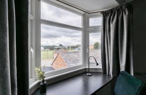 The Willow, Stylish & Central Home with Parking - Foto 14