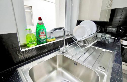 Large One Bedroom Apartments Southsea Sleeps 3 - Free Parking - Foto 48