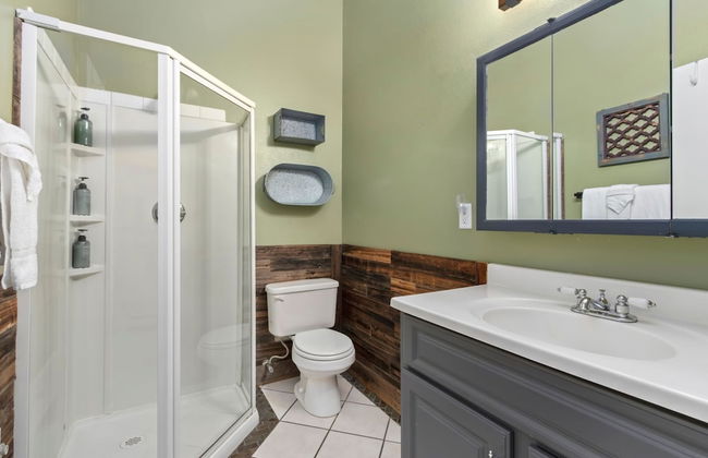 Industrial Old Town Bungalow W/ Free Cruiser Bikes - Photo 10