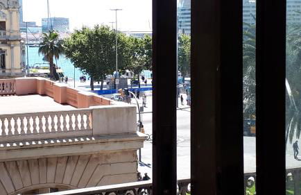 Beautiful Apartment on Las Ramblas with Port views - Photo 2