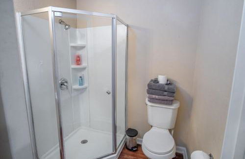 Nice 3B 2BA Near Downtown 2 Min AtandT Center - Foto 42