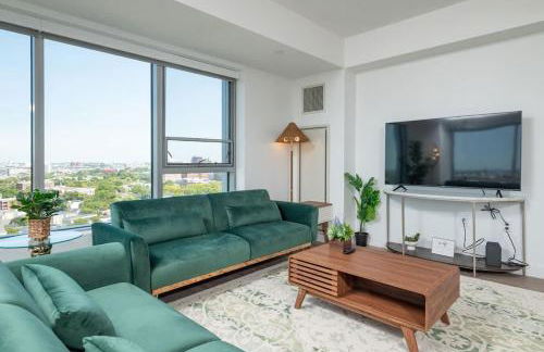 Central Square 3BR Condo with Downtown View Gym and Parking - Foto 23