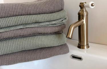 La Gannatoise Family home with garden - Photo 11