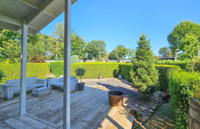 Beautiful Holiday Home With Spacious Garden - Photo 21