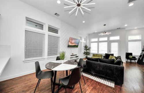 AMAZING ROOFTOP! DOWNTOWN SKYLINE VIEWS!!! SLEEPS 15 - Foto 8