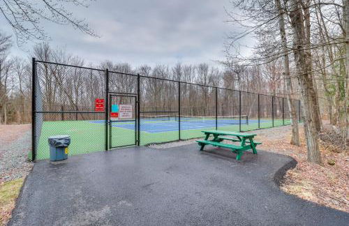 Beach Access BBQ-Ready Poconos Family Getaway! - Foto 30