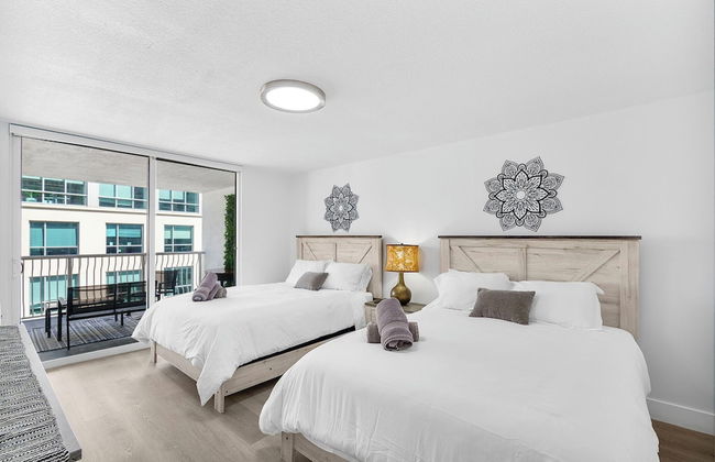 Sky High 31st Floor Condo W Parking - Foto 7