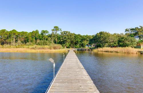 Waterfront Gulf Coast Home with Outdoor Oasis! - Foto 36