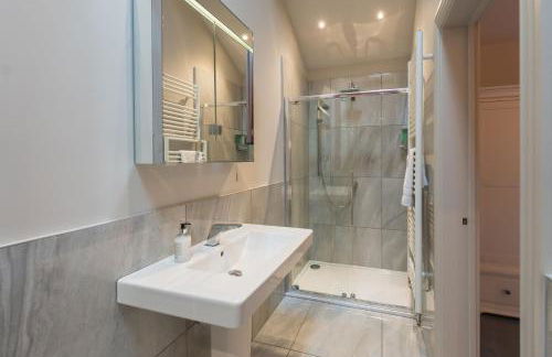 The Beeches - Photo 18