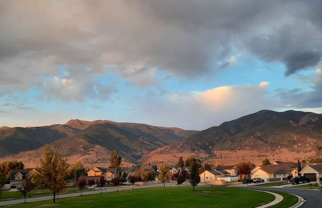 Farmington Gem 6BR Private Fenced Yard Sleeps 15 - Foto 31