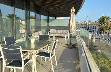 Luxury complex beachfront apartment, infinity pool, sauna, gym and large terrace - Foto 30