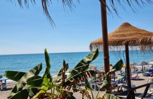 Private Beach Villa for 6 with Seaview, Pool & big Sun Terrace - Foto 50