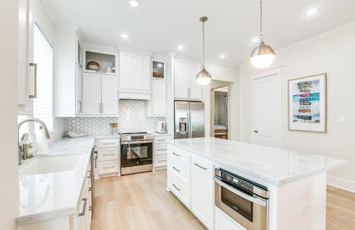 Walk to Beach Galveston Gem with Pool Access - Foto 10