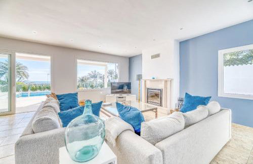 Preciosa villa con piscina, jardín y vistas al mar WIFI - Foto 9