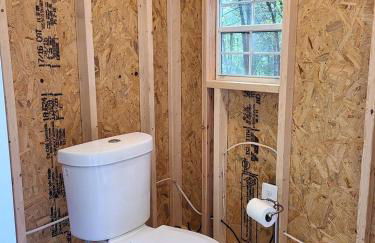 Private Pet-Friendly Cabins with Fire Pit for Nature Escapes in Clear Spring, Maryland, for Memorable Family Glamping Trips - Photo 8