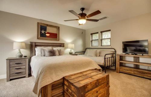 Lakefront Home with WiFi, Entertainment, Dock & Lake Views - Dogs OK - Photo 19