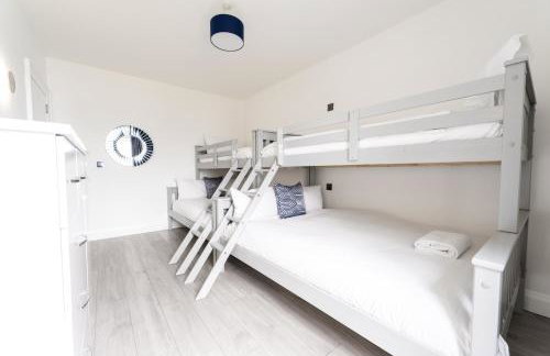 Escape Ordinary at Lily's Pad - Foto 65