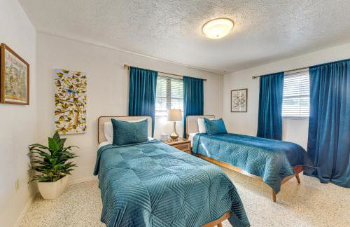 Lanai and Pet Friendly! Retro-Chic Sarasota Home! - Foto 19