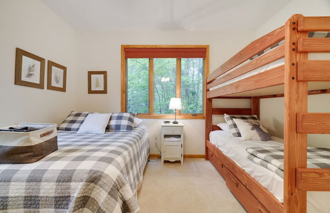 Elk Hollow by Avantstay Lakefront Chalet w Game Room Fire Pit - Photo 34