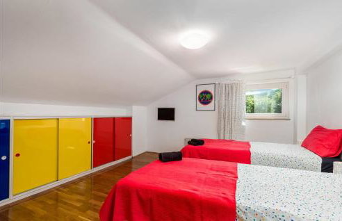 4 Bedroom Gorgeous Home In Jurdani - Photo 48