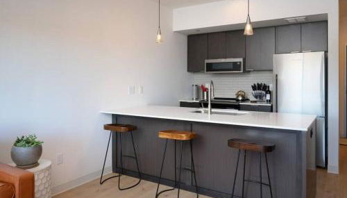 Stylish SoBo Condo - Steps to Main St - Foto 4