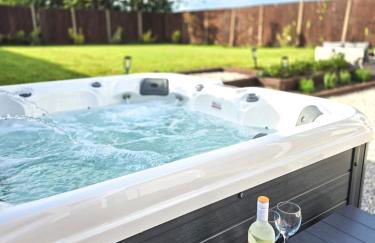 Luxury Sea View Retreat with Hot Tub Sleeps 8 - Foto 2