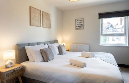 Cotswolds-Stroud-Large 9 Bed Home-Sleeps 20-Work or Leisure - Foto 4