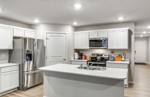 1 Mi to Golf Quiet Waukee Home with Fireplace! - Foto 2