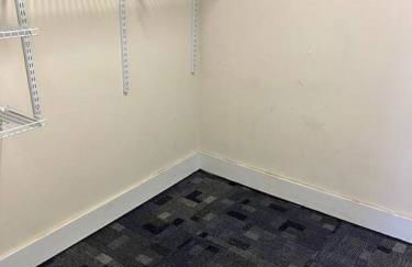 Spacious Apt near Guthrie Packer - Photo 14