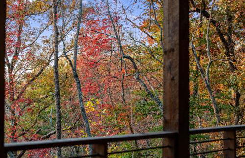 Chardonnay Chalet - Luxe Modern Chalet - Hot Tub, Wi-Fi, Fire Pit, Game Room, Amazing Deck - 15 min to Blue Ridge - Foto 29