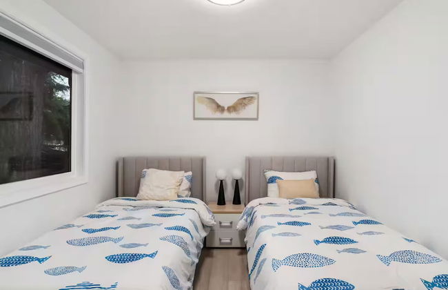 Comfortable Kirkland Home for Family & Remote Work - Photo 3