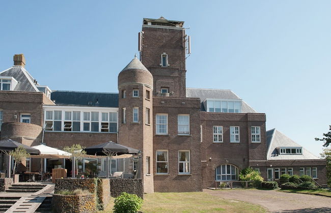 Timeless Charm and Cozy Stay - Photo 1