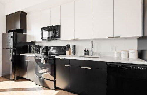 Spacious 1-BD with Stunning City Views in DTLA - Foto 13