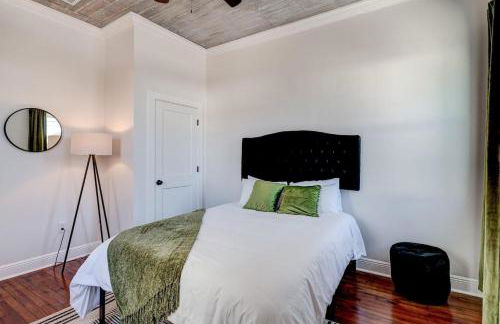 Spring Festival Stay Mid-City w Pool Balcony - Foto 17