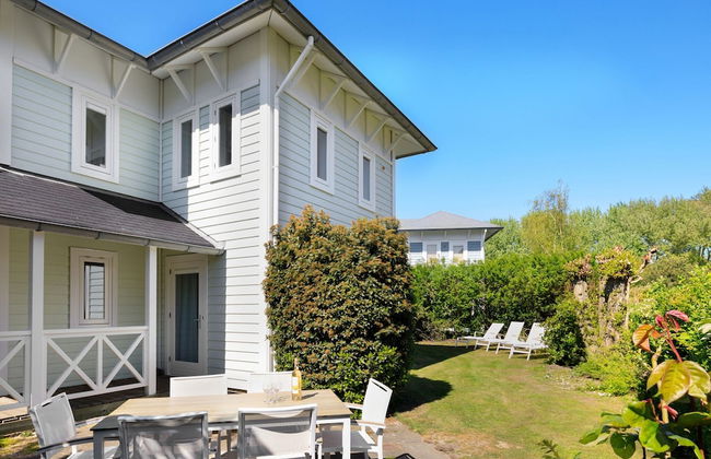 Restyled Villa Near the Beach - Photo 25