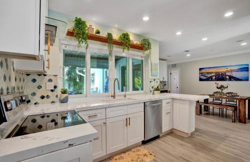 Amazing 5 bed house w pool, jacuzzi and your own boat - Foto 6