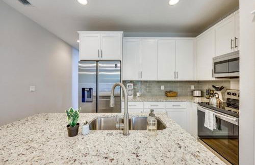 New-Build Jacksonville Townhome with Private Yard! - Photo 14