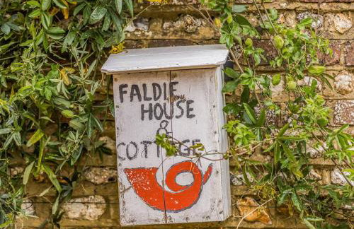 Charming Cottage With Amazing Views - Pass the Keys - Foto 37