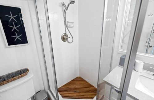 Walk on the Ocean! Wake up to Beautiful Bay Views - Photo 26