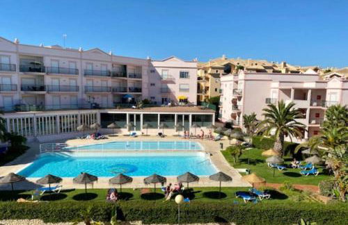 Lovely 2 bedroom apartment including pool, stunning ocean views & beach closeby - Foto 3