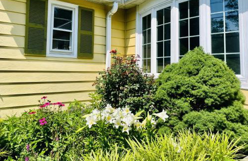 Private Estate, walk to Princeton downtown, 3 Bedrooms, 2 Bath, with Free Parking - Photo 7